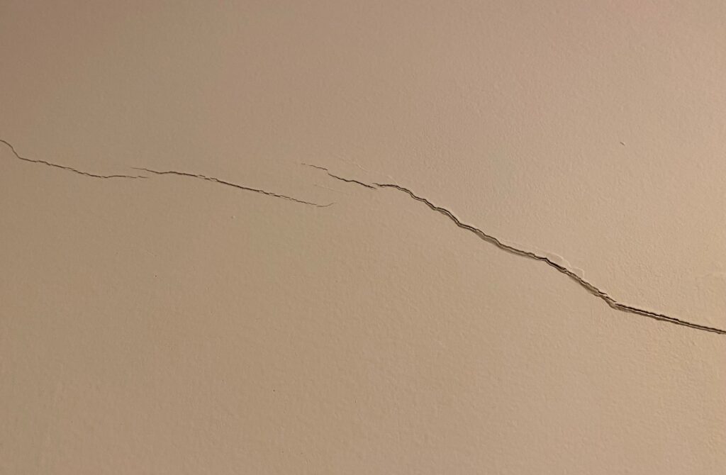 crack in drywall