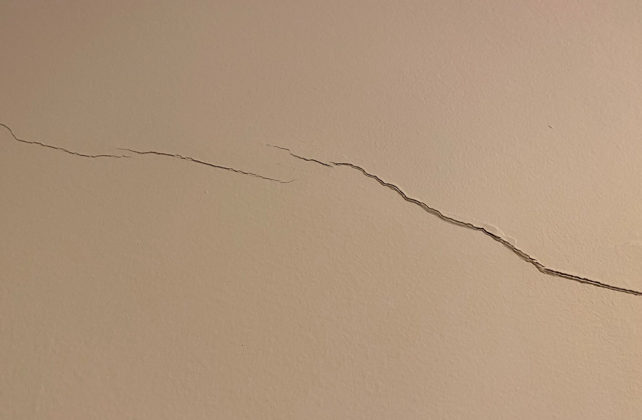 why-are-my-drywall-seams-cracking-and-what-to-do-about-it